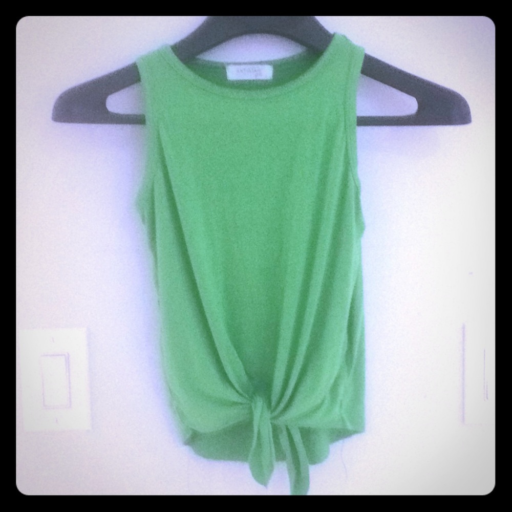 Sleeveless shirt